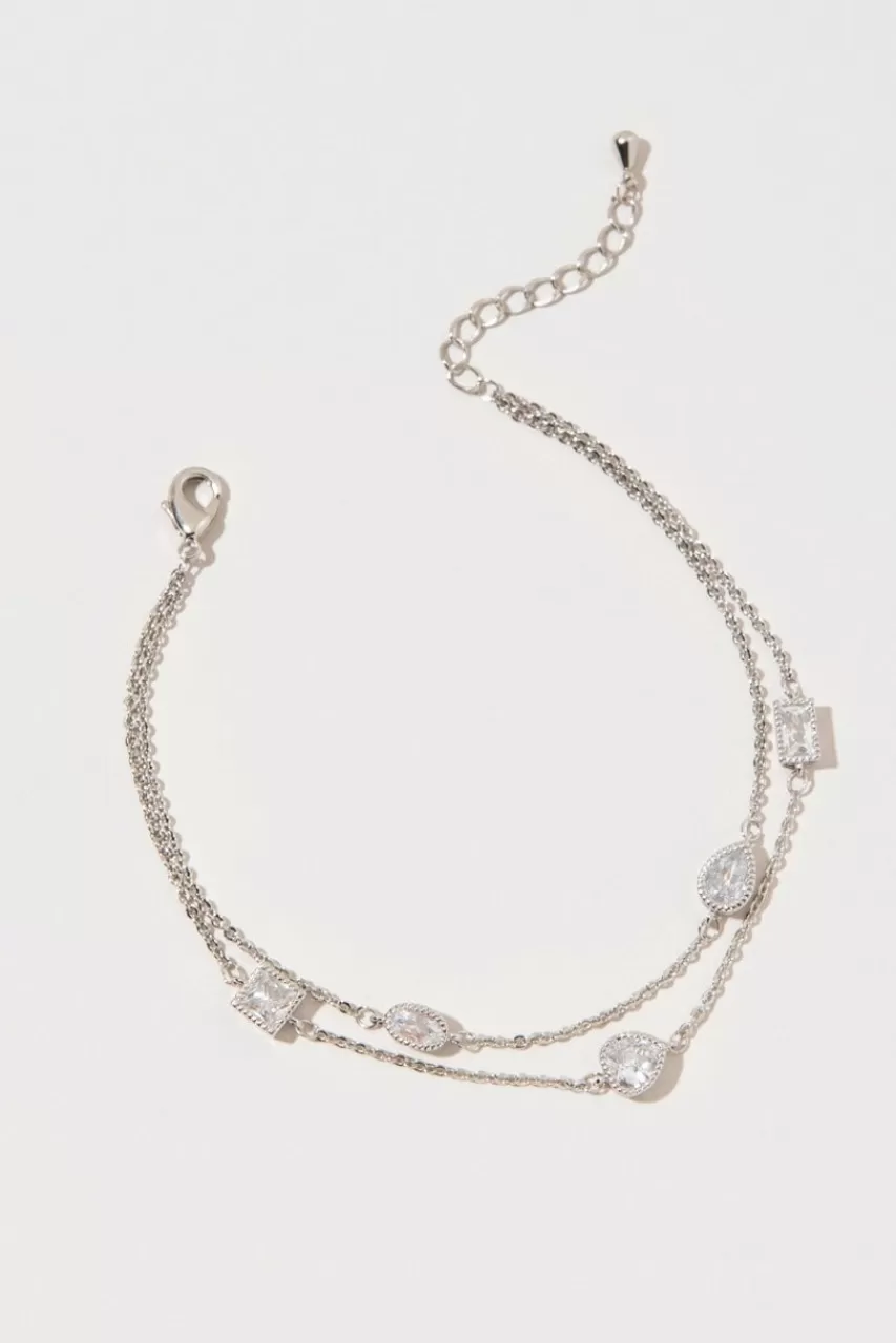 Francesca's Abbey Bezel Heart Bracelet