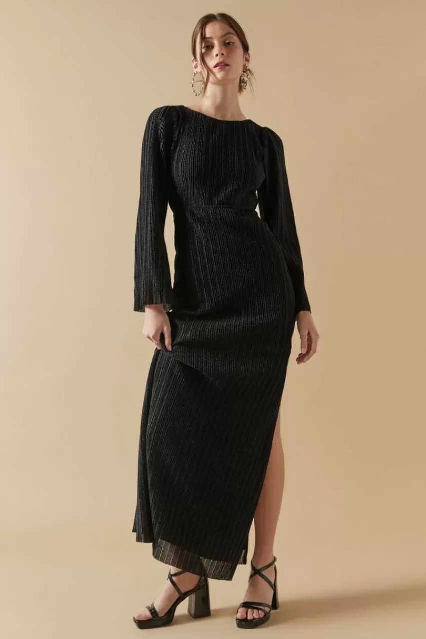 Francesca's Alana Pleated Open Back Maxi Dress