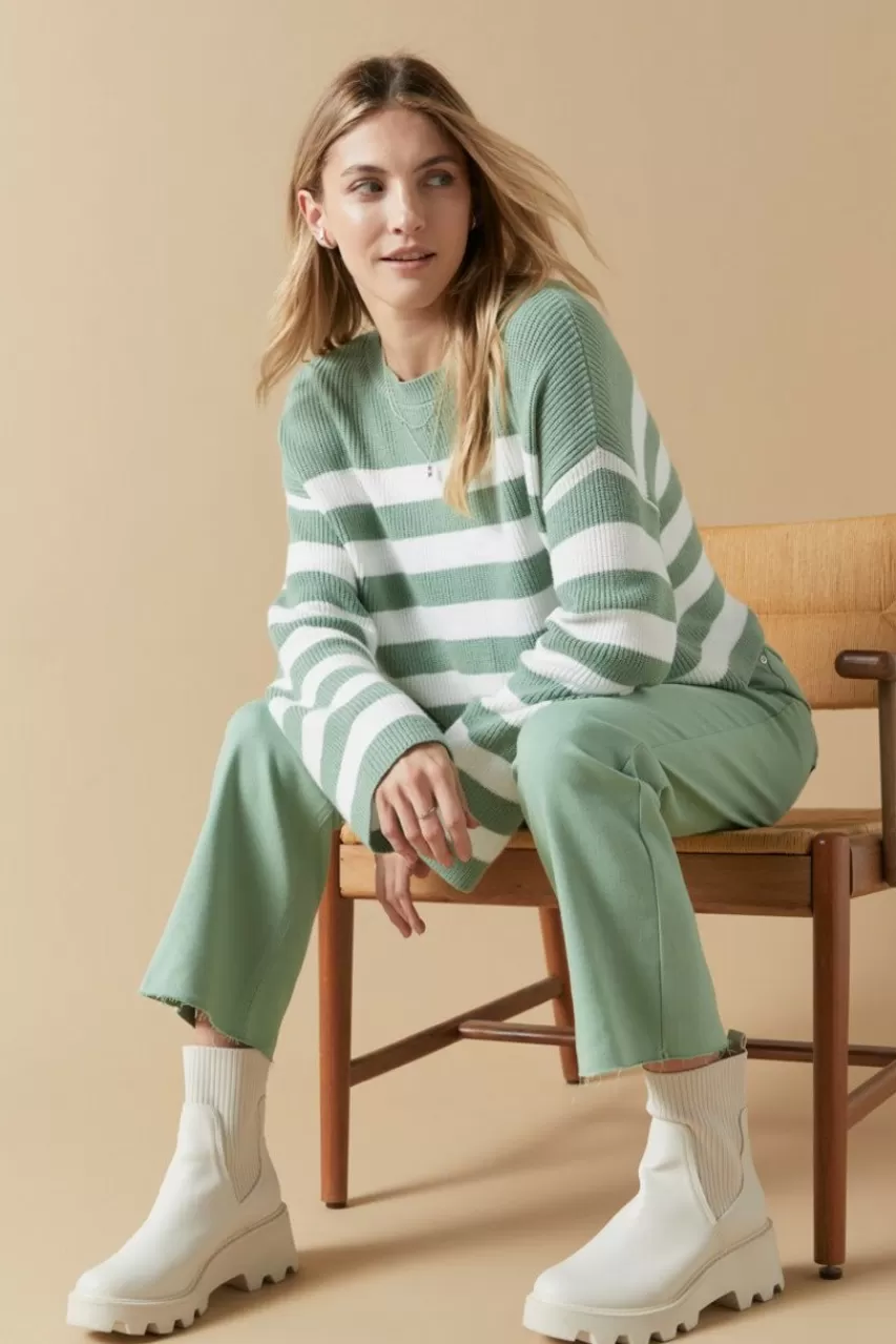 Francesca's Alyssa High Rise Clean Hem Kick Crop Jeans