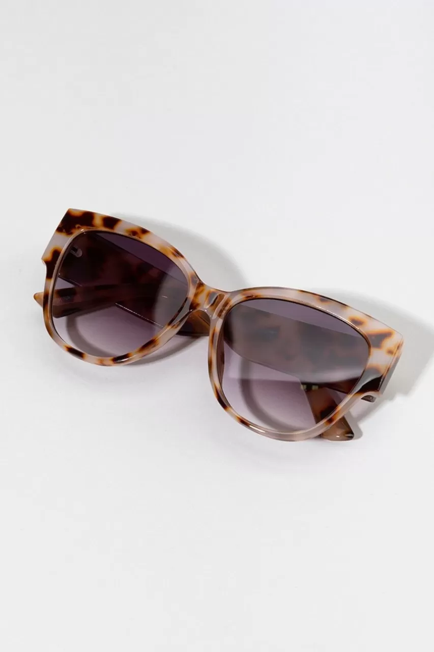 Francesca's Aneilia Square Angular Sunglasses