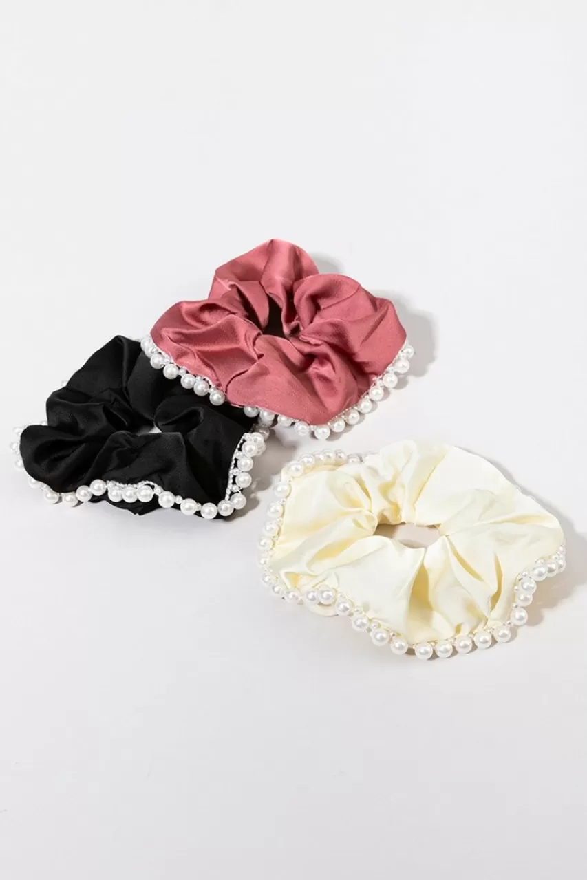 Francesca's Jhenna Pearl Scrunchie Set