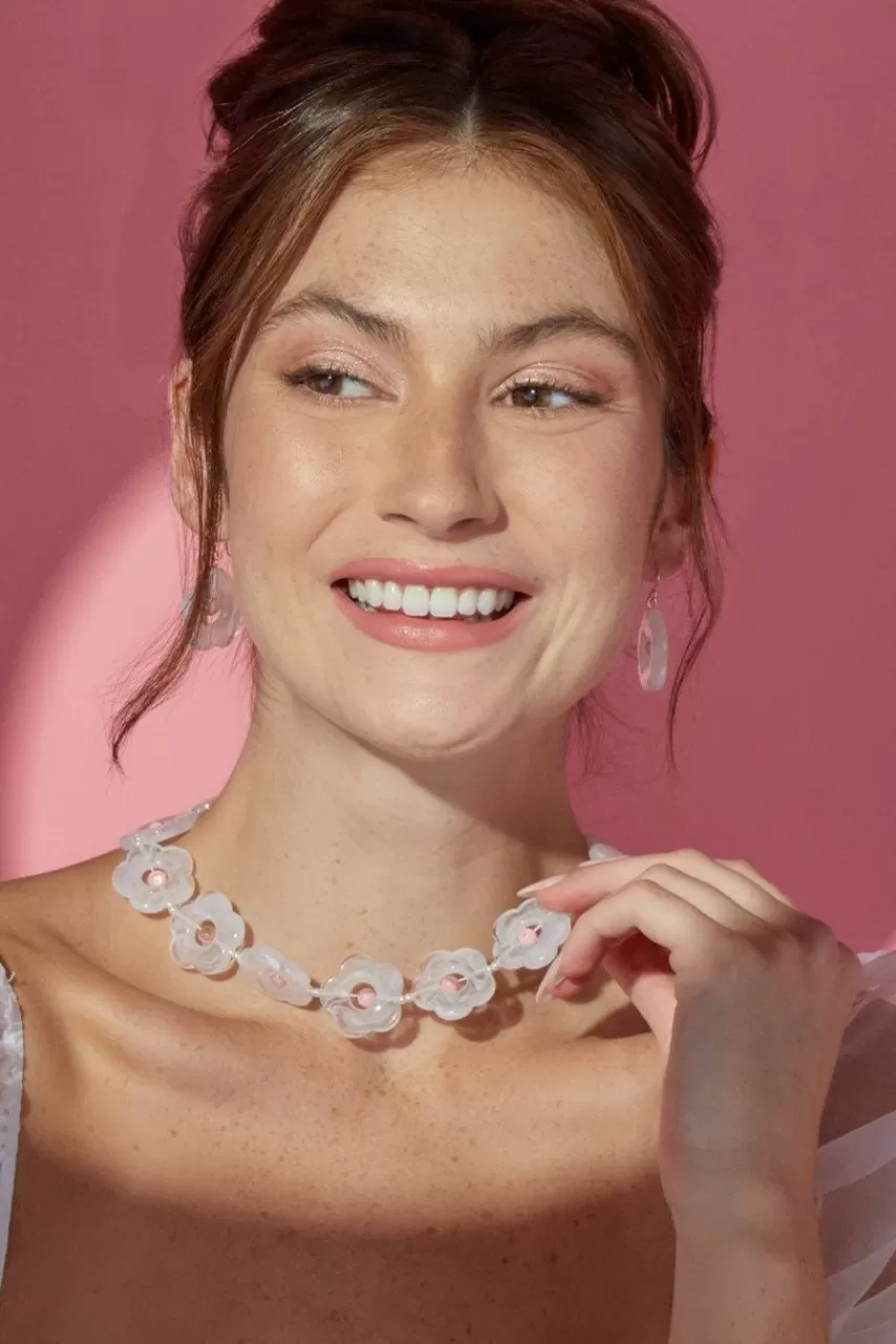 Francesca's Luxe Resin Flower Pearl Necklace
