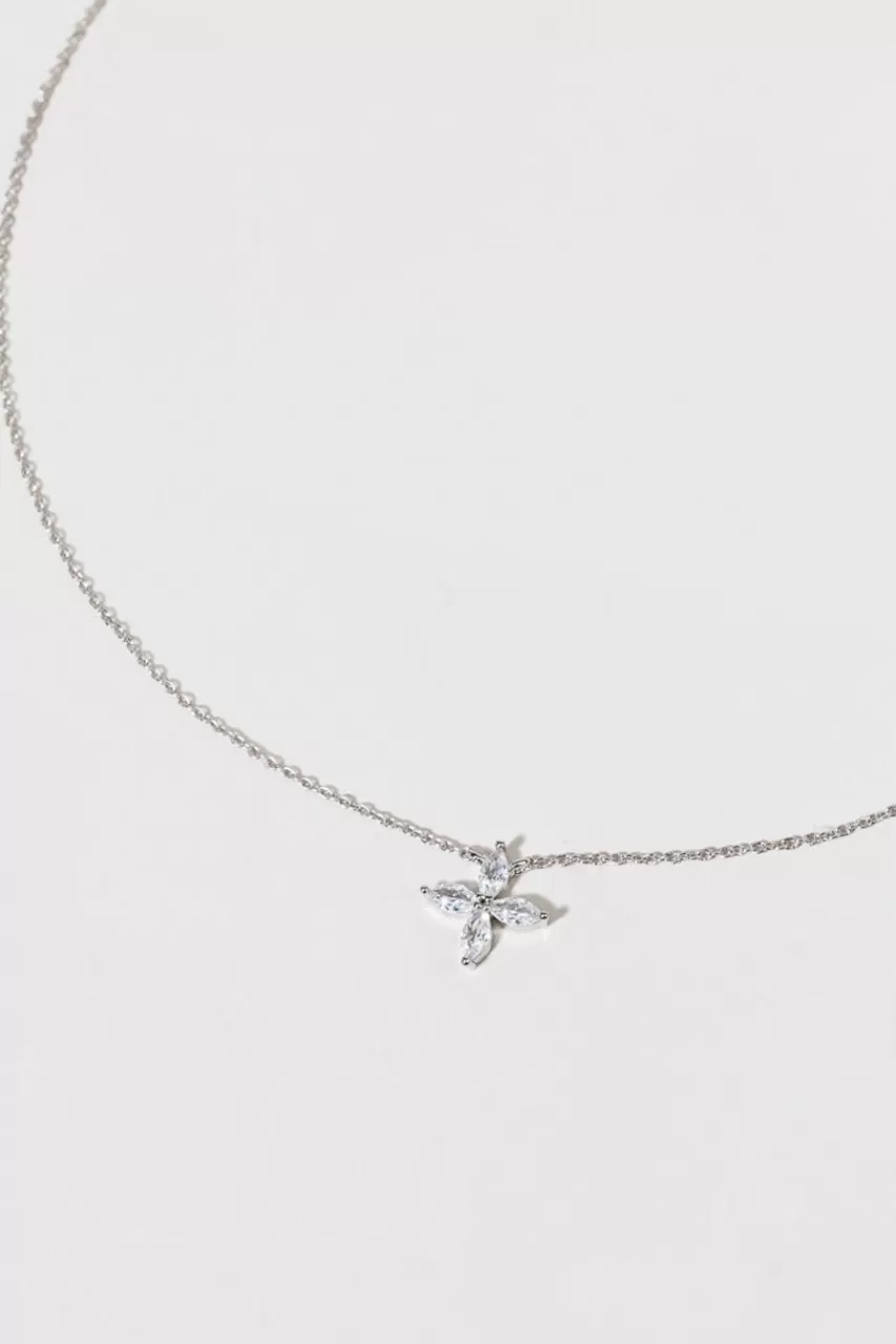 Francesca's Malani Clover Pendant Necklace